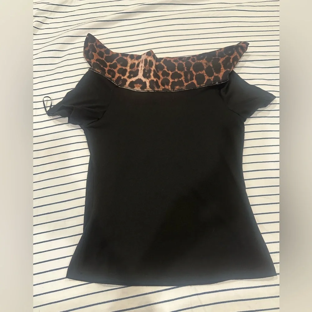 Hell Bunny Black Top with Leopard Print Collar - Picture 4 of 13